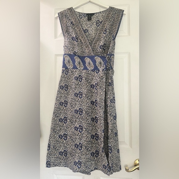 Elegant Blue and White Paisley Dress bcbgmaxazria - Picture 1 of 6